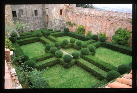 Il giardino della Fortezza di Montecarlo