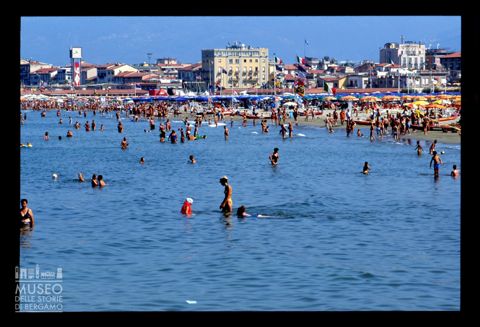 La spiaggia di Viareggio