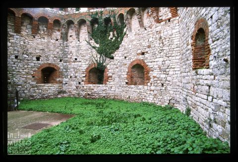 Il cortile del Castello di Nozzano