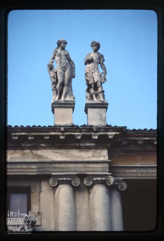 Particolare della facciata del Palazzo Chiericati a Vicenza