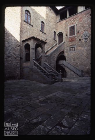 Il cortile del palazzo Casali a Cortona