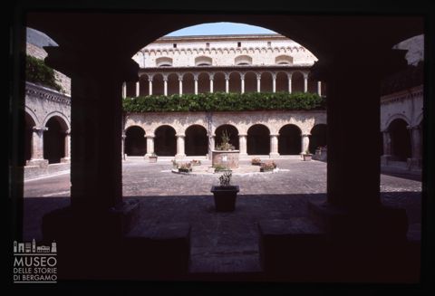 Il chiostro della Basilica di San Nicola a Tolentino