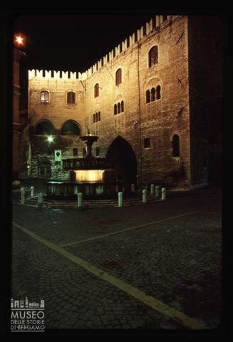 Scorcio notturno di Fabriano