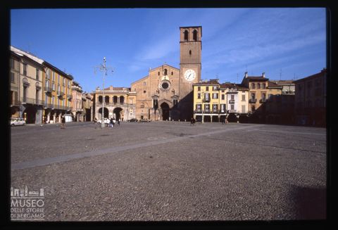 La piazza della Vittoria a Lodi