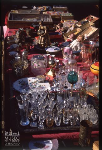 Mercato dell'antiquariato in Lombardia