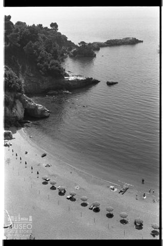 Veduta di una spiaggia di Fiascherino