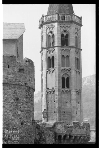 Il campanile della Basilica di San Biagio a Finalborgo