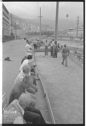 Una partita di bocce a Genova