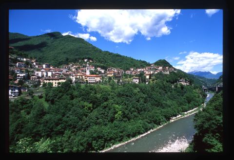 Il borgo di Ubiale