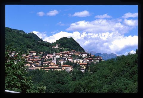 Il borgo di Ubiale