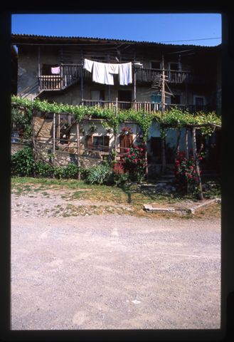 Cascinale a Sopracorna
