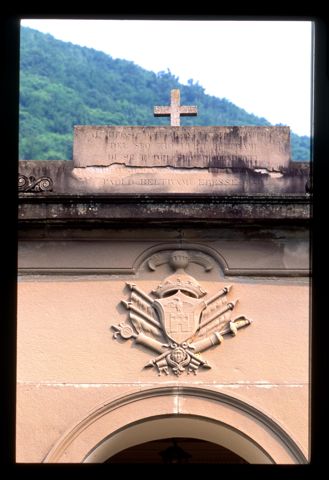 Particolare di un portale in muratura