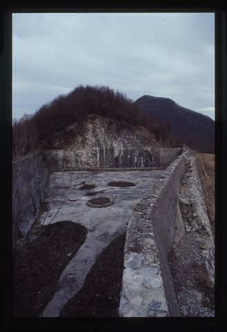 Ruderi del Bacino Idrico sul Monte Ubione