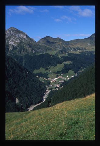 Veduta di Cambrembo tra i monti