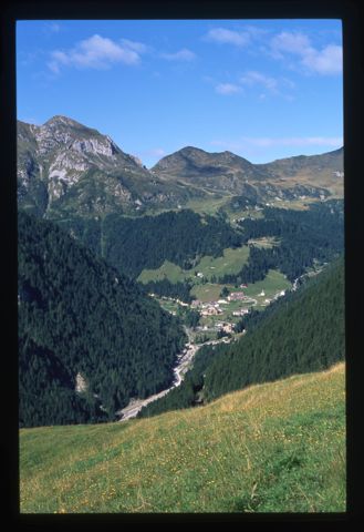 Veduta di Cambrembo tra i monti