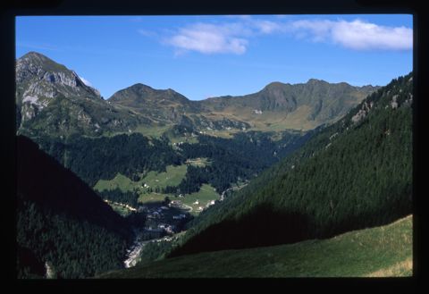 Veduta di Cambrembo tra i monti