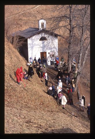 La chiesa di Costa animata dalle maschere
