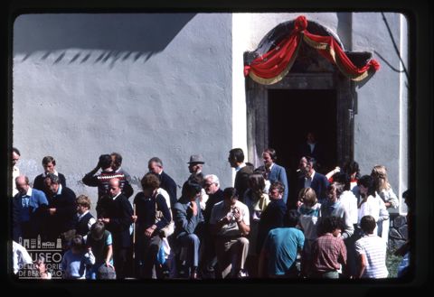 Folla di fedeli al Santuario della Madonna del Frassino