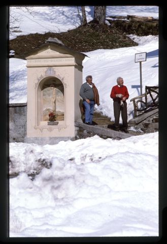 Scorcio con edicola votiva a Capovalle