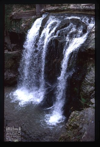 Cascata d'acqua a Poscante