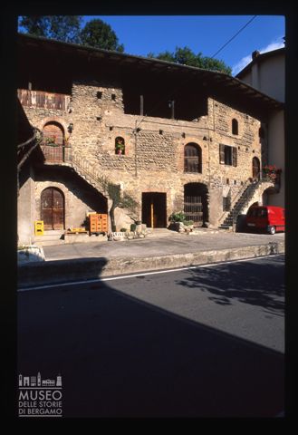 Casa rustica in via Mazzini a Zogno