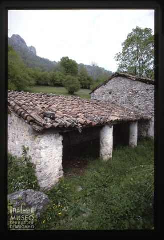 Fienili a Cantiglio