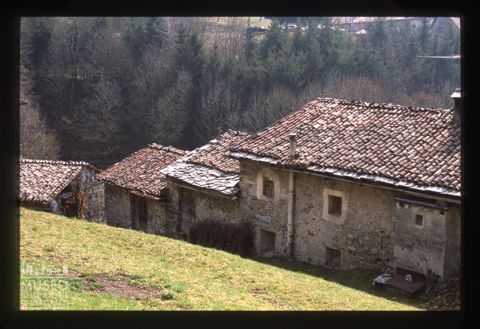 Edifici rurali a Bosco Entro