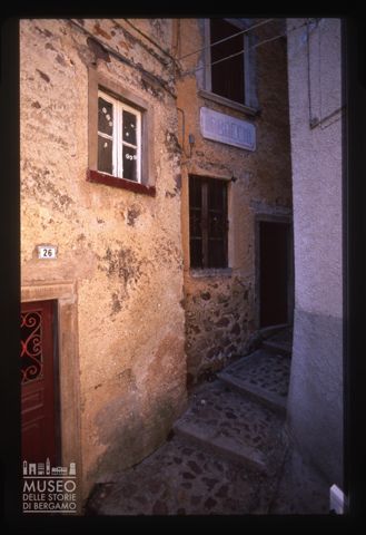 Scorcio di una via di Cusio