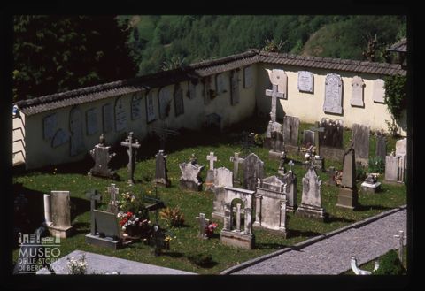 Il cimitero di Dossena
