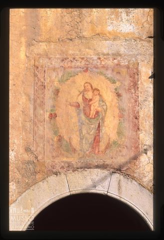 Affresco su antico edificio a Villa