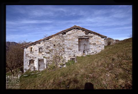 Cascina Vecchia sul Monte Vaccareggio