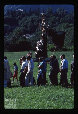 Processione a Lenna
