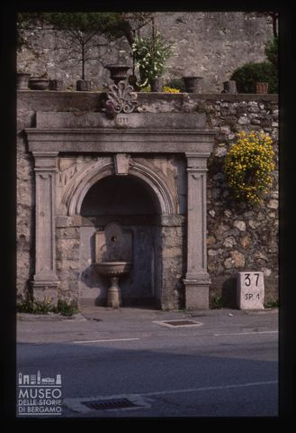 Fontana a Lenna