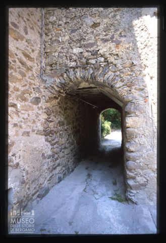 Passaggio ad arco in Cantone Santa Maria