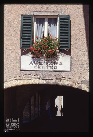 Scorcio della Strada Porticata ad Averara