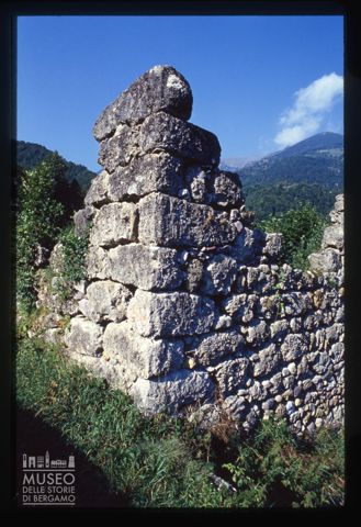 Particolare della torre della Fontana