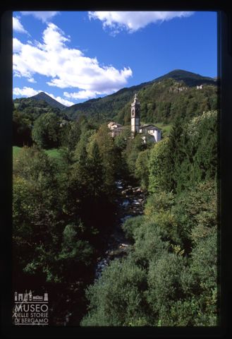 Scorcio della chiesa parrocchiale di Averara