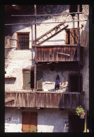 Facciata di cascina in Valmoresca