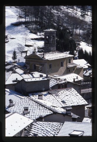 I tetti innevati di Branzi