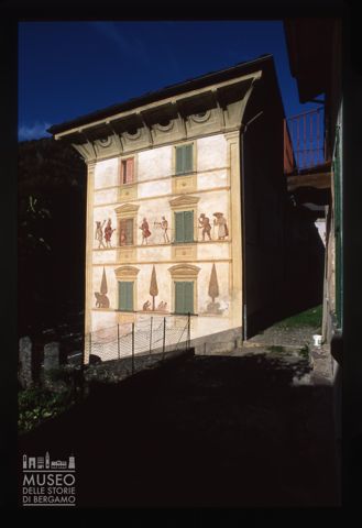 Fronte est di Casa Milesi a Cassiglio