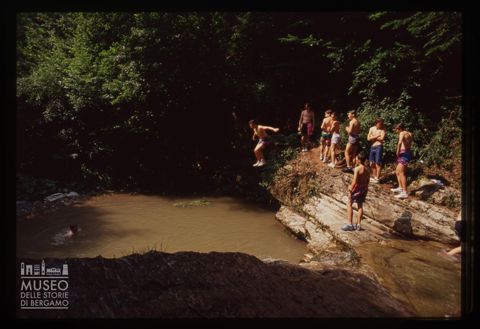 Tuffi nel torrente Giongo