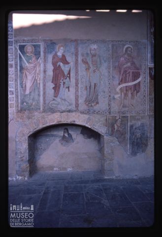 Ciclo di affreschi nel portico del Satuario a Santa Brigida