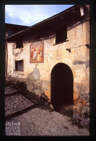 Scorcio di casa d'abitazione a Santa Brigida