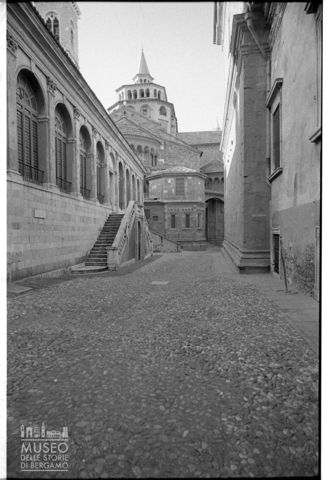 Scorcio di piazza Duomo