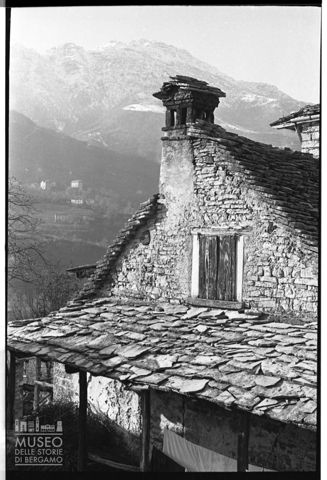 Particolare di una casa in Valle Imagna