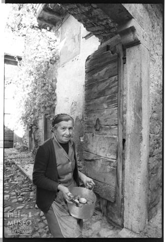 Ritratto di donna a Corna Imagna