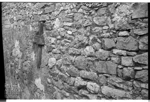 Particolare di un muro in pietra in Valle Imagna