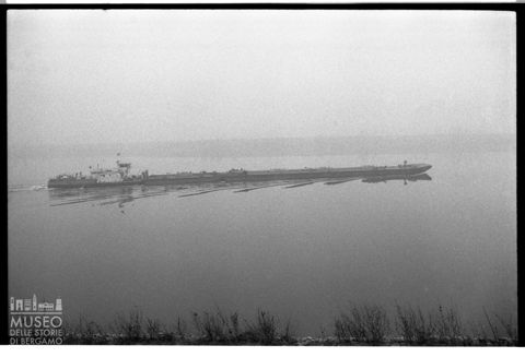 Delta del Po, imbarcazione sul fiume