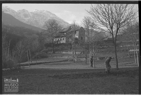 Il borgo di Ciarì presso Locatello in Valle Imagna