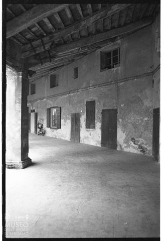 Delta del Po, portici di piazza Umberto a Mesola